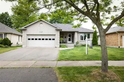 583 AMBLESIDE Drive, London North, ON N6G 4Z2