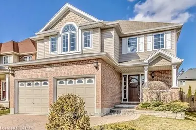 1020 BYRONMANOR Road, London South, ON N6K 5B1