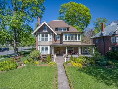 868 WATERLOO Street, London East, ON N6A 3W6