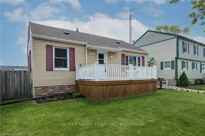 380 EAST Street S, Sarnia, ON N7T 3S3