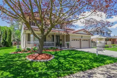19 HILLSMOUNT Road, London South, ON N6K 1W1