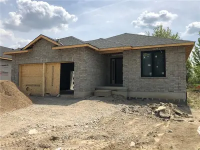 4719 ORCHARDVIEW Drive, Oil Springs, ON N0N 1P0