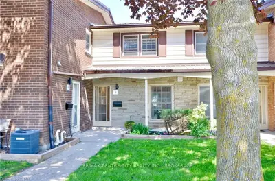 5 ARBOUR GLEN Crescent, London East, ON N5Y 1Z9