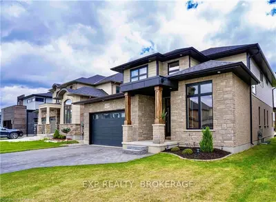 2233 BAKERVILLA Street, London South, ON N6P 0E5