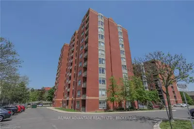 333 COMMISSIONERS Road W 504, London South, ON N6J 4X7