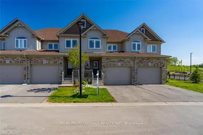 1220 RIVERBEND Road 103, London South, ON N6K 0G5