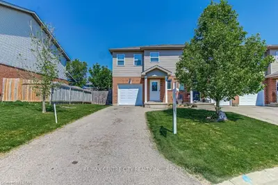 18 Garland Court, Ingersoll, On N5c 3x3