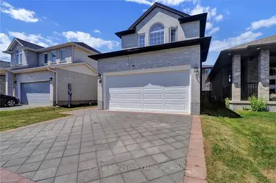 3270 SINGLETON Avenue 18, London South, ON N6L 0E5