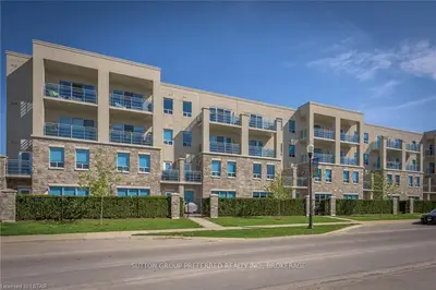 320 SUGARCREEK Trail 230, London North, ON N6H 0G3