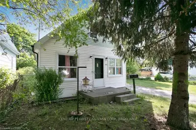 54 LYMAN Street, London East, ON N5Y 1M6
