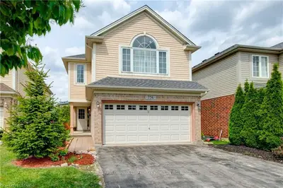 756 NW HEDGEROW Place, London North, ON N5X 4L6