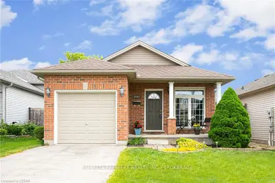 1447 SOUTH WENIGE Drive, London North, ON N5X 4N1