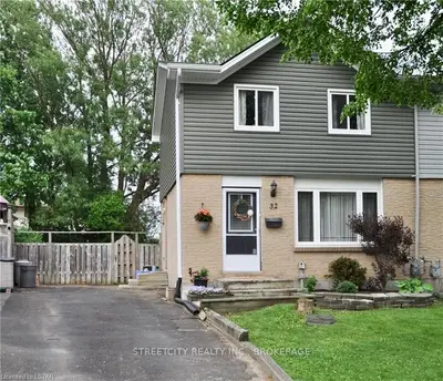 32 EDGEMERE Crescent, London South, ON N5Z 4M5
