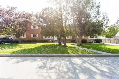 72 Bee Street 4, Woodstock, On N4s 3z3