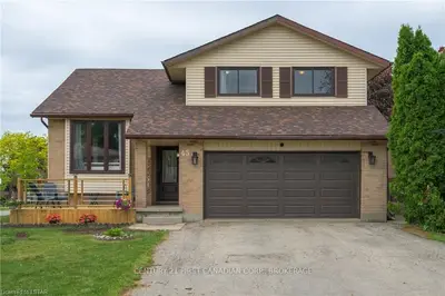 43 GOLFVIEW Crescent, London South, ON N6C 5N3