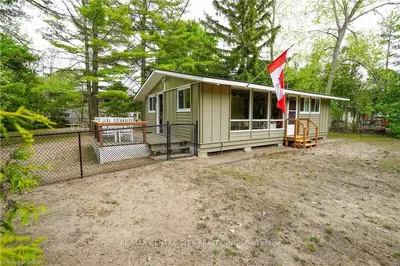9624 WEST IPPERWASH Road, Lambton Shores, ON N0N 1J0