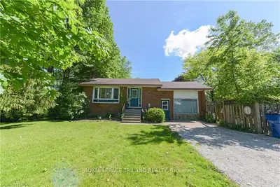 4 YORK Street, Newbury, ON N0L 1Z0