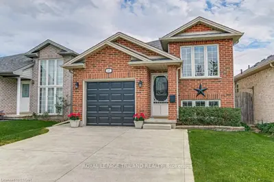 241 EXMOUTH Circle, London East, ON N5V 5G5