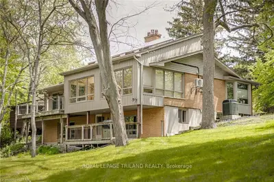 2473 OXFORD Street W, London South, ON N6K 4P1