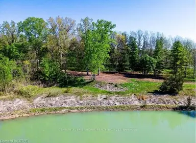 1385 LONGWOODS Road, Southwest Middlesex, ON N0L 2N0