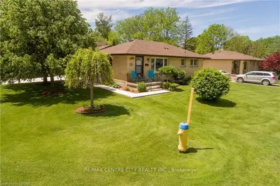 54 ADELAIDE Street, Strathroy-Caradoc, ON N7G 2T8