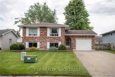 36 WESTGATE Avenue, Strathroy-Caradoc, ON N7G 3T1