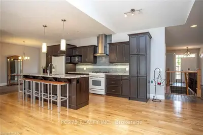 2295 KAINS Road 32, London South, ON N6K 5E2