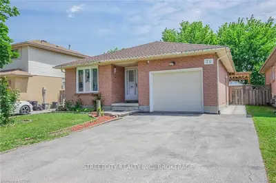 70 ERICA Crescent, London South, ON N6E 3P5
