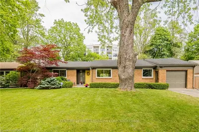 352 GLENROSE Drive, London South, ON N6K 2A8