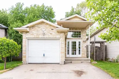 260 EXMOUTH Circle, London East, ON N5V 5G6