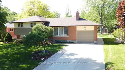 51 AGINCOURT Gardens, London South, ON N5Z 4E5