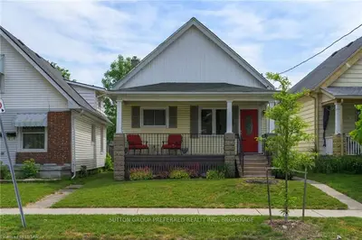 22 GLENWOOD Avenue, London East, ON N5Z 2P8