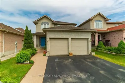 1320 SOUTH WENIGE Drive, London North, ON N5X 4M8