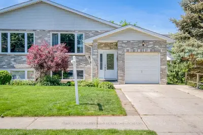 392 MCKELLAR Street, Strathroy-Caradoc, ON N7G 2Y5