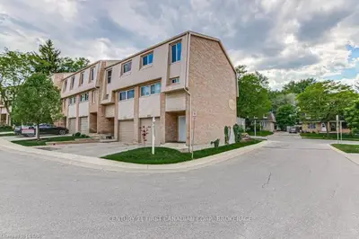 1262 LIMBERLOST Road 33, London North, ON N6G 3A5