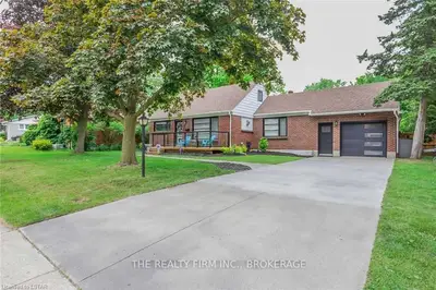 1423 HELENA MONTAGUE Avenue, London South, ON N6K 1Z5