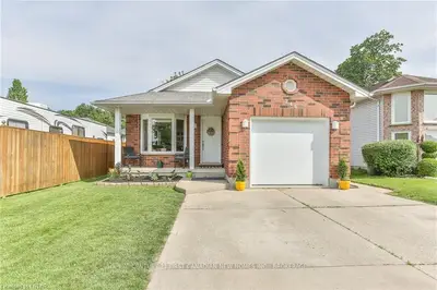 246 TARTAN Drive, London East, ON N5V 4W7