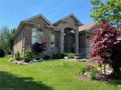 42 KOLBE Drive, Norfolk County, ON N0A 1N3
