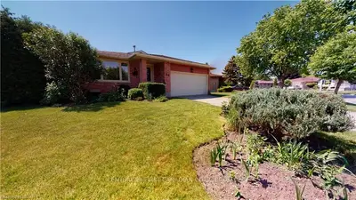 66 SUSSEX Place, London East, ON N5Y 5H3