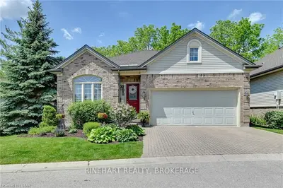681 COMMISSIONERS Road 9, London South, ON N6K 4T9