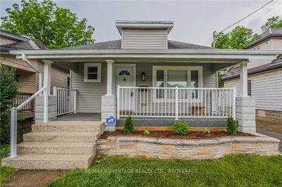 27 ELM Street, London East, ON N5Z 2K3
