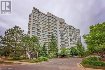 744 WONDERLAND Road S 106, London South, ON N6K 4K3
