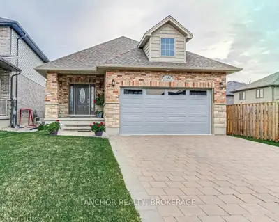 1582 HORSESHOE Crescent, London North, ON N5X 0L3