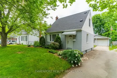 64 APELDOORN Crescent, London East, ON N5Y 2B8