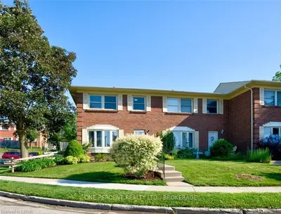 384 HOMESTEAD Court, London North, ON N6G 2E9
