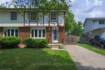 82 AUGUSTA Crescent, London South, ON N6E 2E1
