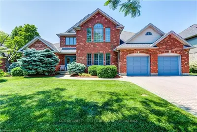 202 DOON Drive, London North, ON N5X 3S6