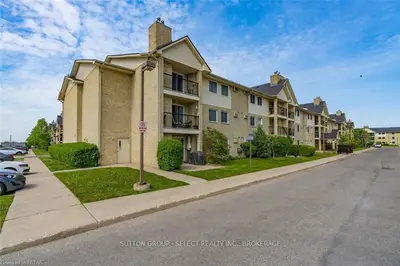 731 Deveron Crescent 201, London South, ON N5Z 4X6