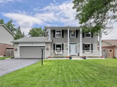 8 COWAN Avenue, London South, ON N6C 4E6
