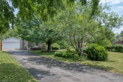220 MICHAELMAS Street, London East, ON N5Y 1N1
